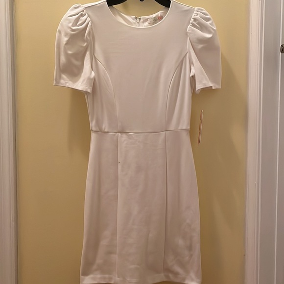 White dress size XS. Never worn, NWT. - Picture 2 of 5